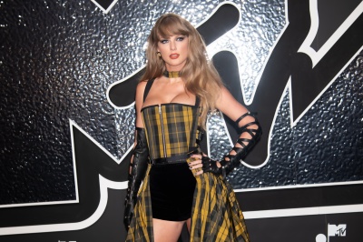 TAYLOR_0294~0.jpg