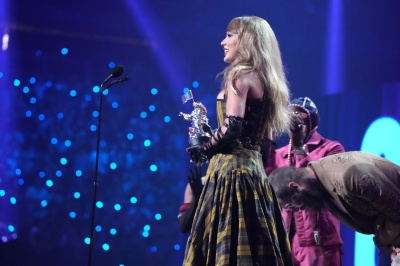 TAYLOR_0321.jpg