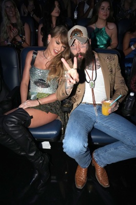 TAYLOR_0560.jpg
