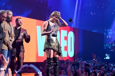TAYLOR_0609.jpg