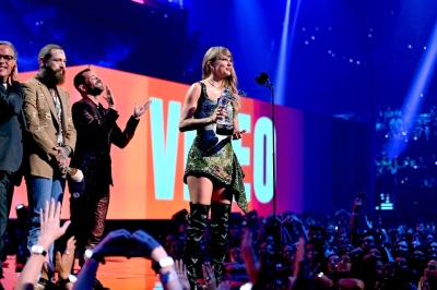 TAYLOR_0610.jpg