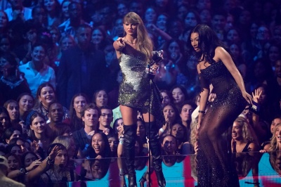 TAYLOR_0659.jpg