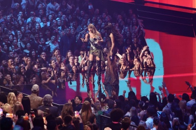 TAYLOR_0666.jpg