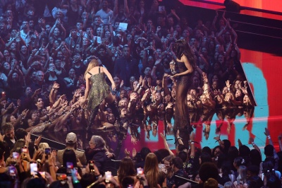 TAYLOR_0670.jpg
