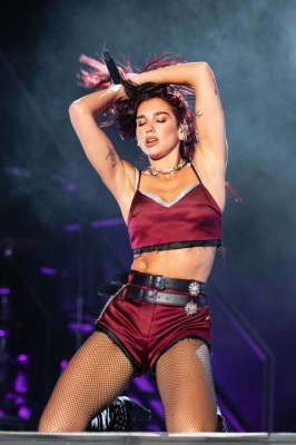 dualipa_0003~0.jpg