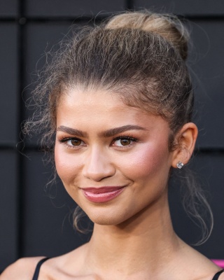 zendaya_0405.jpg