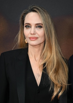 angelina_0004.jpg