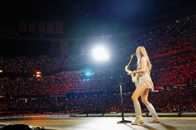 taylor_0016~0.jpg