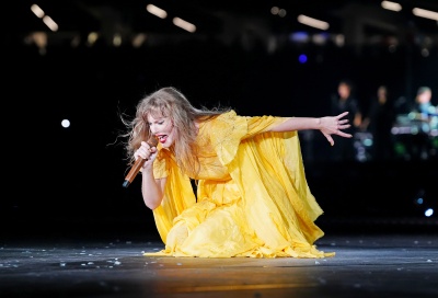 taylor_0022~0.jpg