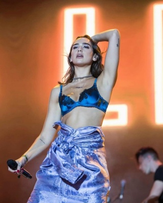 dualipa_0002.jpg