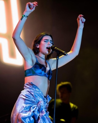 dualipa_0003.jpg