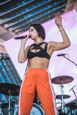 dualipa_0004.png