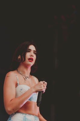 dualipa_0001.jpg