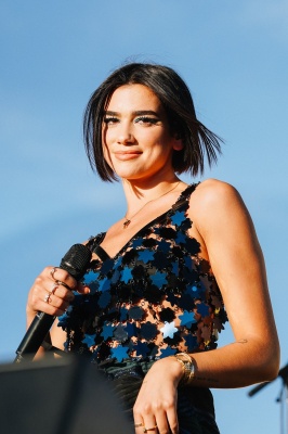 dualipa_0001.jpg