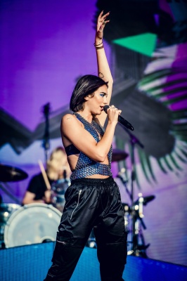 dualipa_0002.jpg