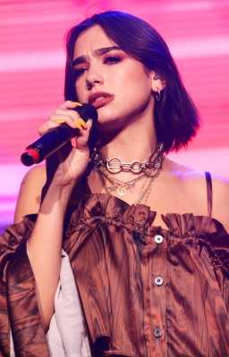 dualipa_0001.jpg