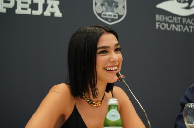 dualipa_0001.jpg