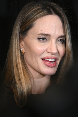 angelina_0001.jpg