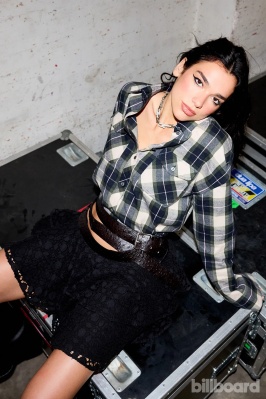 dualipa_0002.jpg