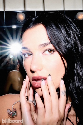 dualipa_0003.jpg