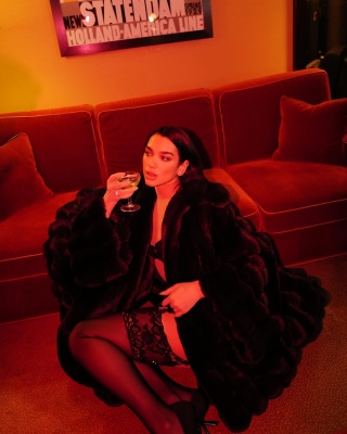 dualipa_0003.jpg
