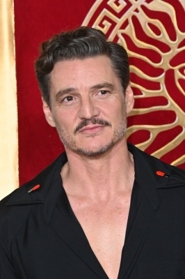 Pedro-Pascal-180.jpg