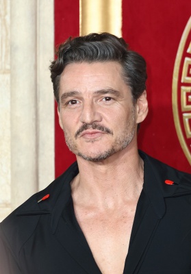 Pedro-Pascal-201.jpg