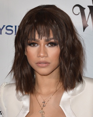 Zendaya-27-15.jpg