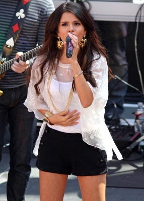 goddessgomez_0608.jpg