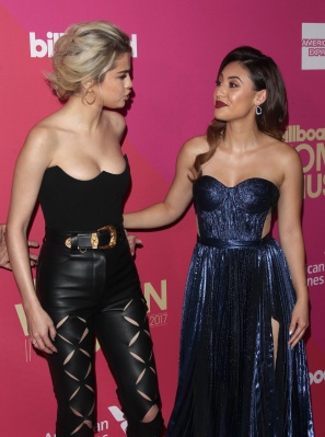 goddessgomez_0405.jpg