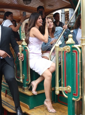 goddessgomez_0155.jpg
