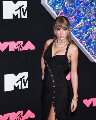 taylor_0990.jpg
