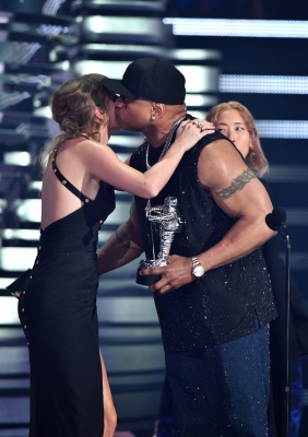taylor_1085.jpg