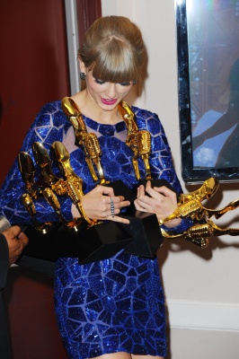 taylor_0410.jpg