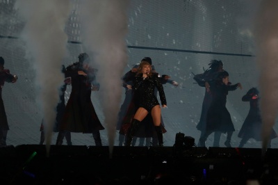taylor_0016~0.jpg