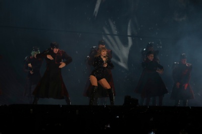taylor_0017~0.jpg