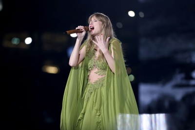 taylor_0003~0.jpg
