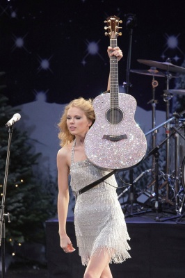 taylor_0007~0.jpg