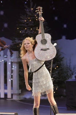 taylor_0010~0.jpg