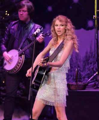 taylor_0018~0.jpg