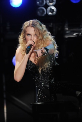 taylor_0005~0.jpg