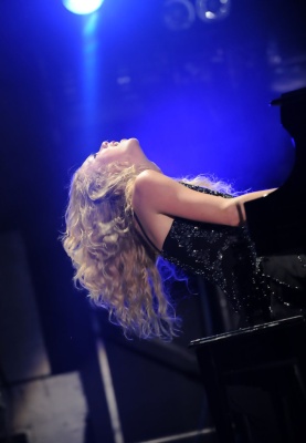 taylor_0013~0.jpg