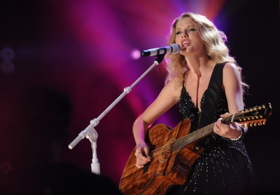 taylor_0020~0.jpg