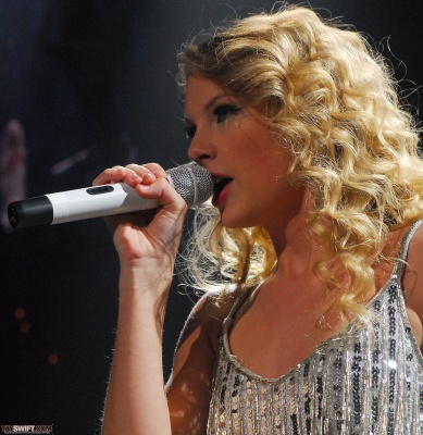 taylor_0005~0.jpg
