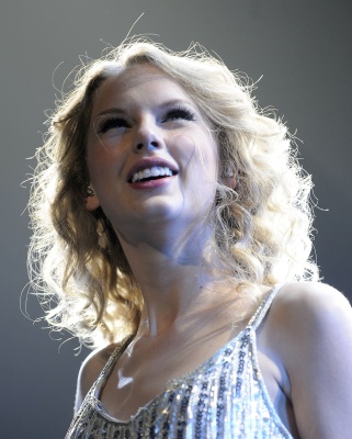 taylor_0006~0.jpg