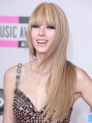 190812406_taylorswift11212010americanmusicawards63.jpg