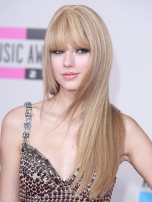 190812416_taylorswift11212010americanmusicawards64.jpg