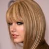 190812318_taylorswift11212010americanmusicawards54.jpg