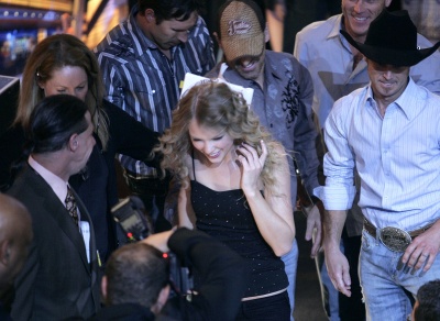 taylor_0003~0.jpg