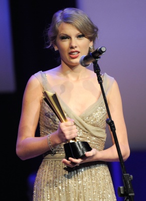 taylor_0015.jpg